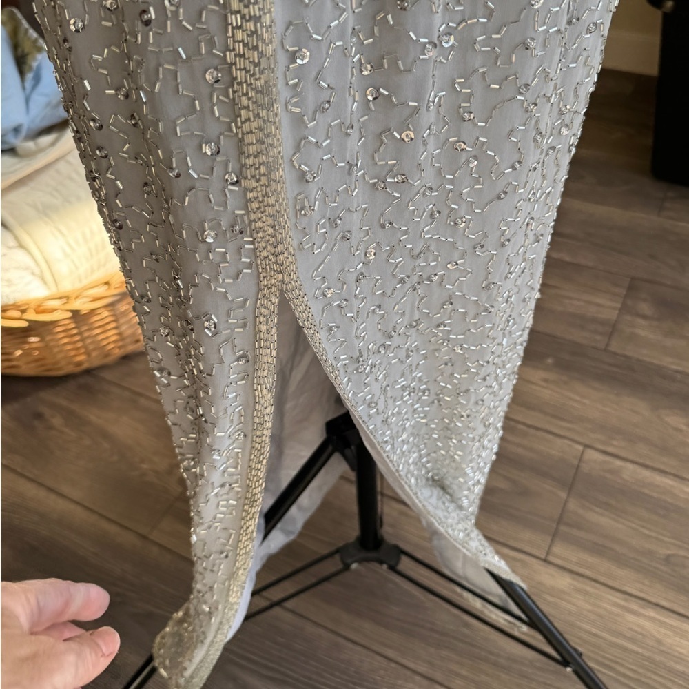 Elegant beaded silk gown size 8 silver / grey long sleeve vintage flawless - Picture 5 of 16